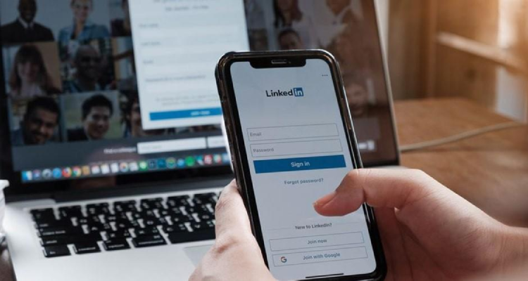 LinkedIn Optimization Services in Delhi